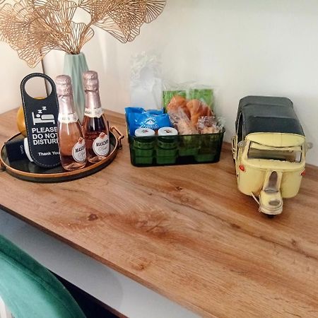 Megaride Santa Lucia Bed & Breakfast Napoli Bagian luar foto