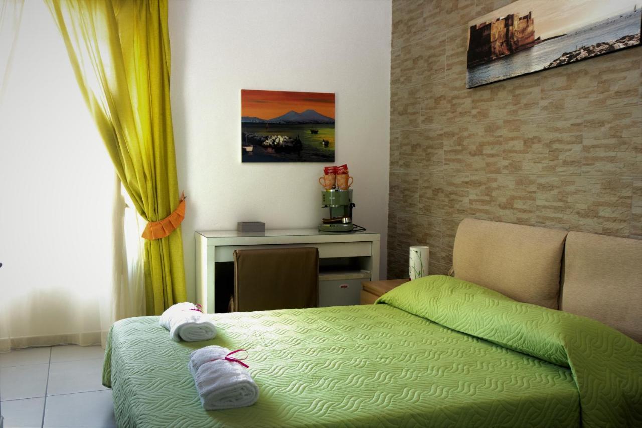 Megaride Santa Lucia Bed & Breakfast Napoli Bagian luar foto
