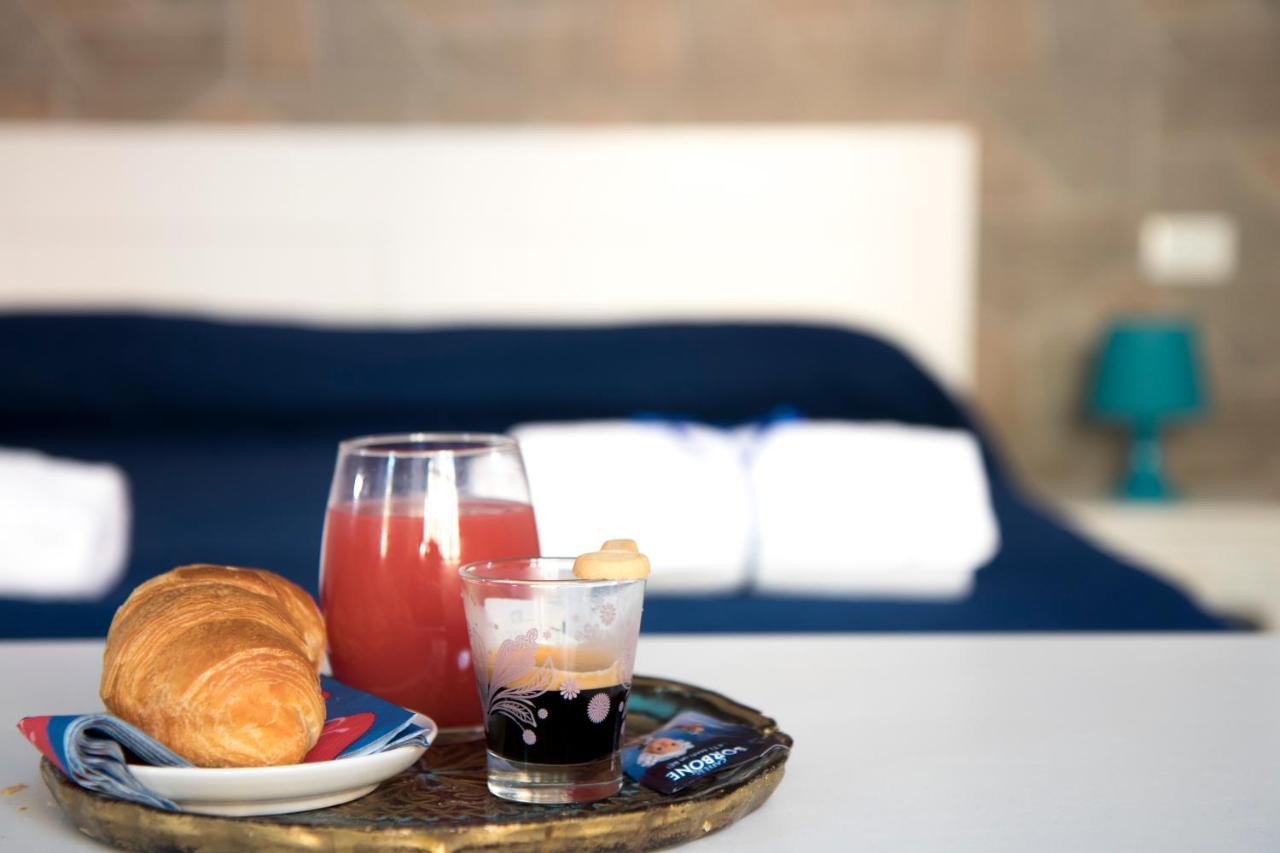 Megaride Santa Lucia Bed & Breakfast Napoli Bagian luar foto