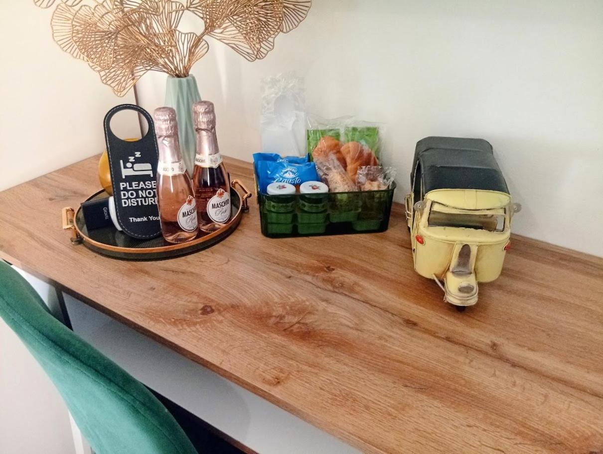 Megaride Santa Lucia Bed & Breakfast Napoli Bagian luar foto