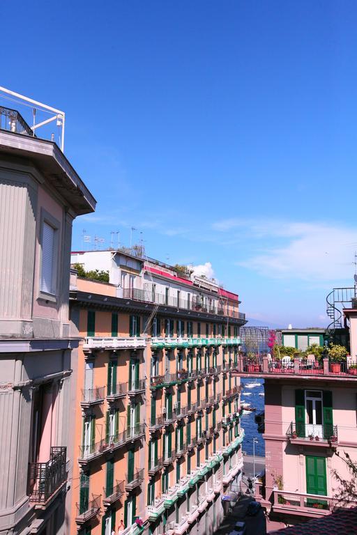 Megaride Santa Lucia Bed & Breakfast Napoli Bagian luar foto