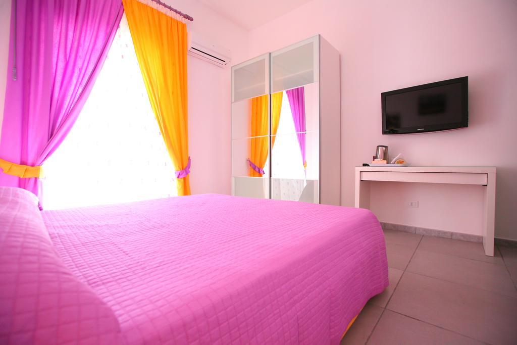 Megaride Santa Lucia Bed & Breakfast Napoli Bagian luar foto
