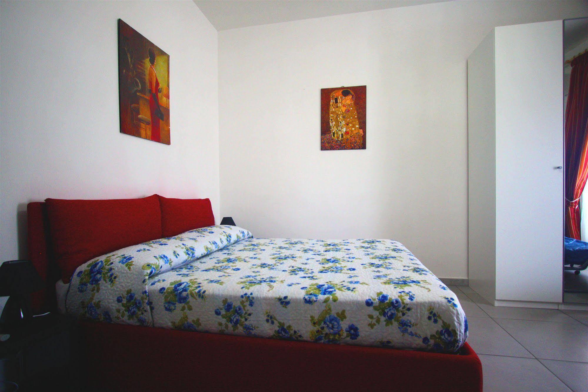 Megaride Santa Lucia Bed & Breakfast Napoli Bagian luar foto